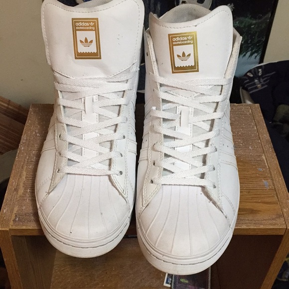 ADIDAS Skateboarding Superstar - Picture 2 of 4